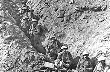 https://upload.wikimedia.org/wikipedia/commons/thumb/0/00/New_Zealand_trench_Flers_September_1916.jpg/220px-New_Zealand_trench_Flers_September_1916.jpg
